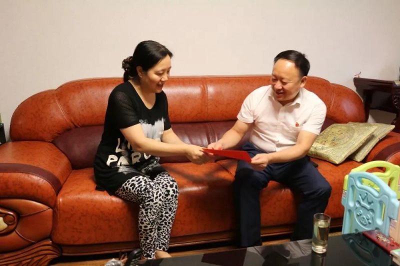 開(kāi)展“廉潔家訪(fǎng)”  共筑廉潔家風(fēng)