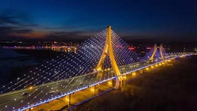 【子公司動(dòng)態(tài)】堅守崗位職責 夜景“守護人”抓獲電纜盜竊者